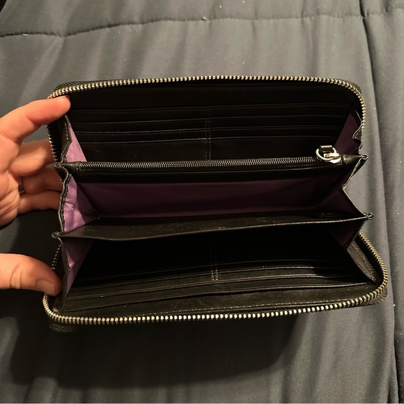 Coach black shiny leather zip around wallet - Picture 3 of 3